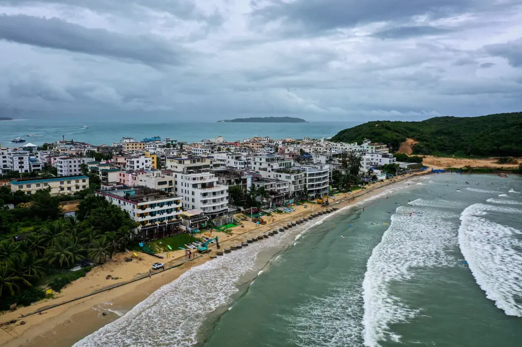 工业吸尘器与洗地机在工厂粉尘治理中的协同应用方案
