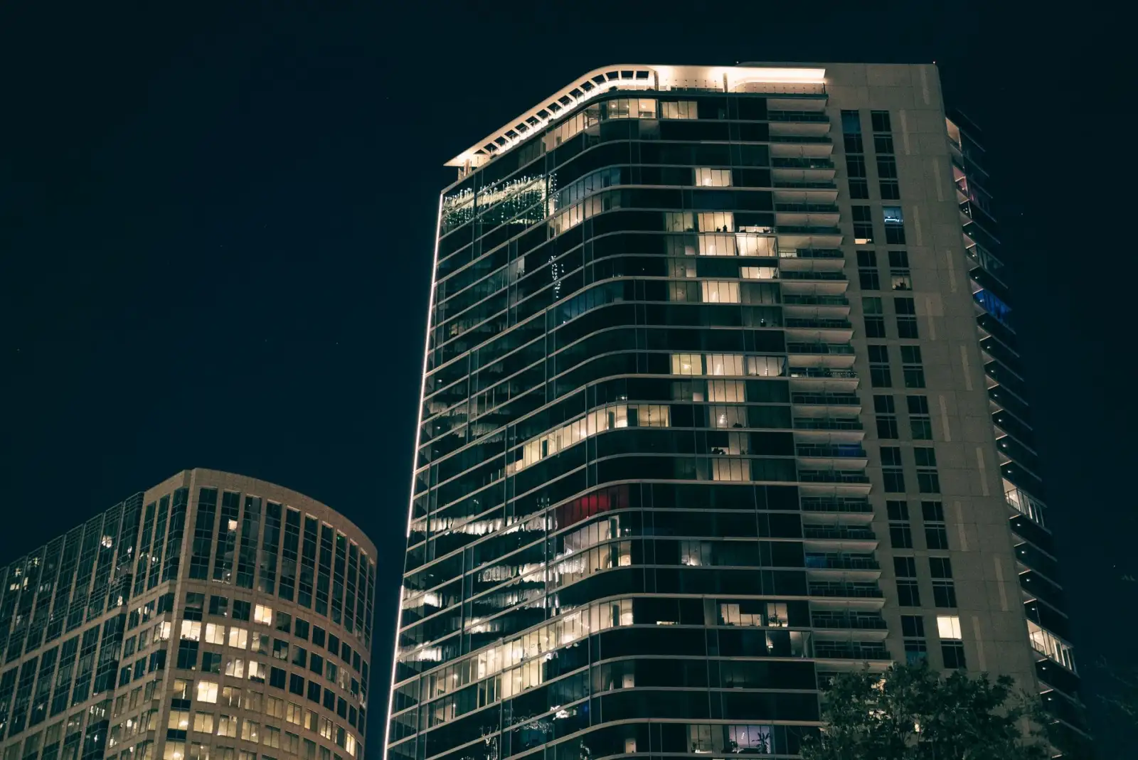 工业扫地机与洗地机产品参数对比及选型建议