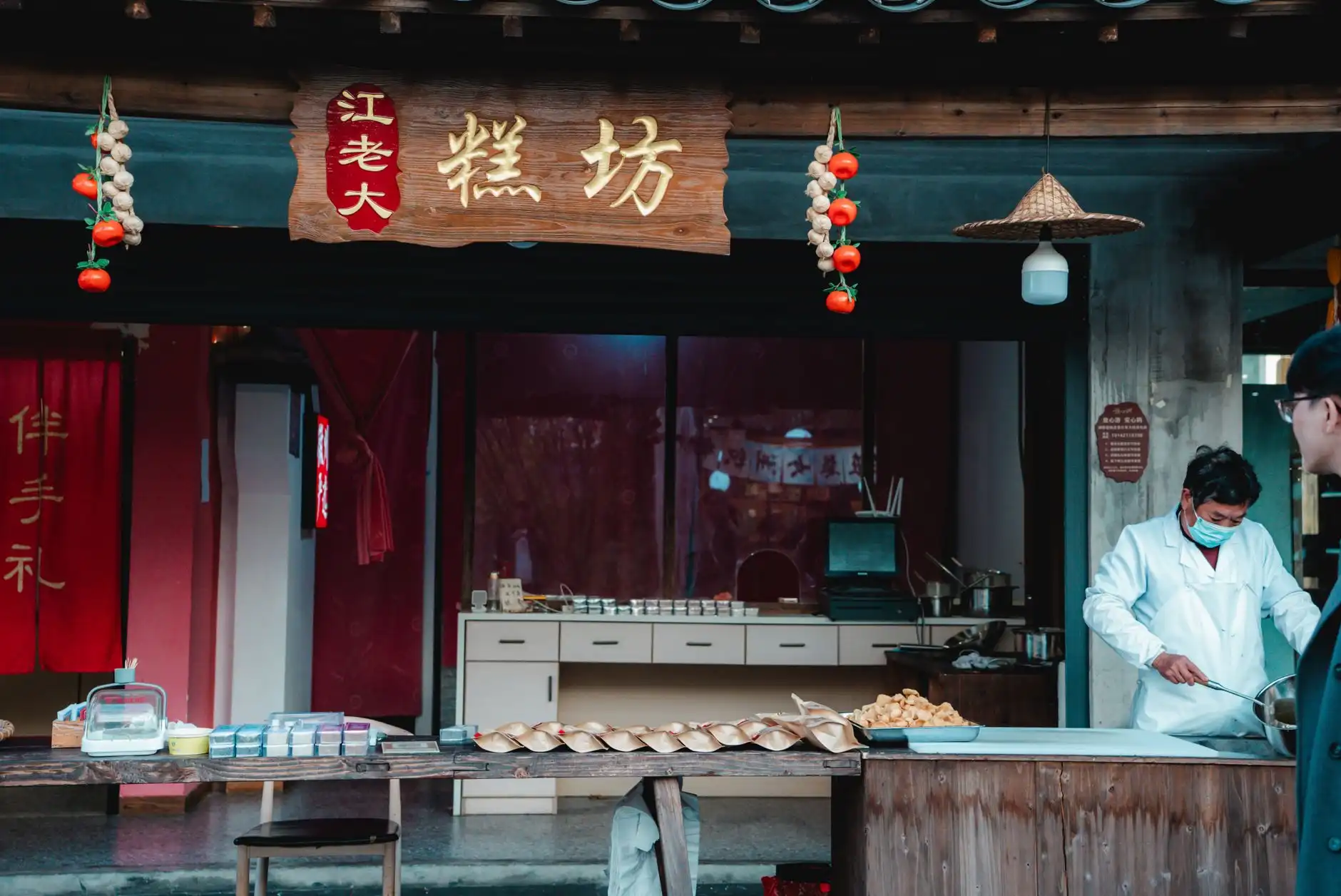工业扫地机在工厂车间地面清洁中的选型与配置要点