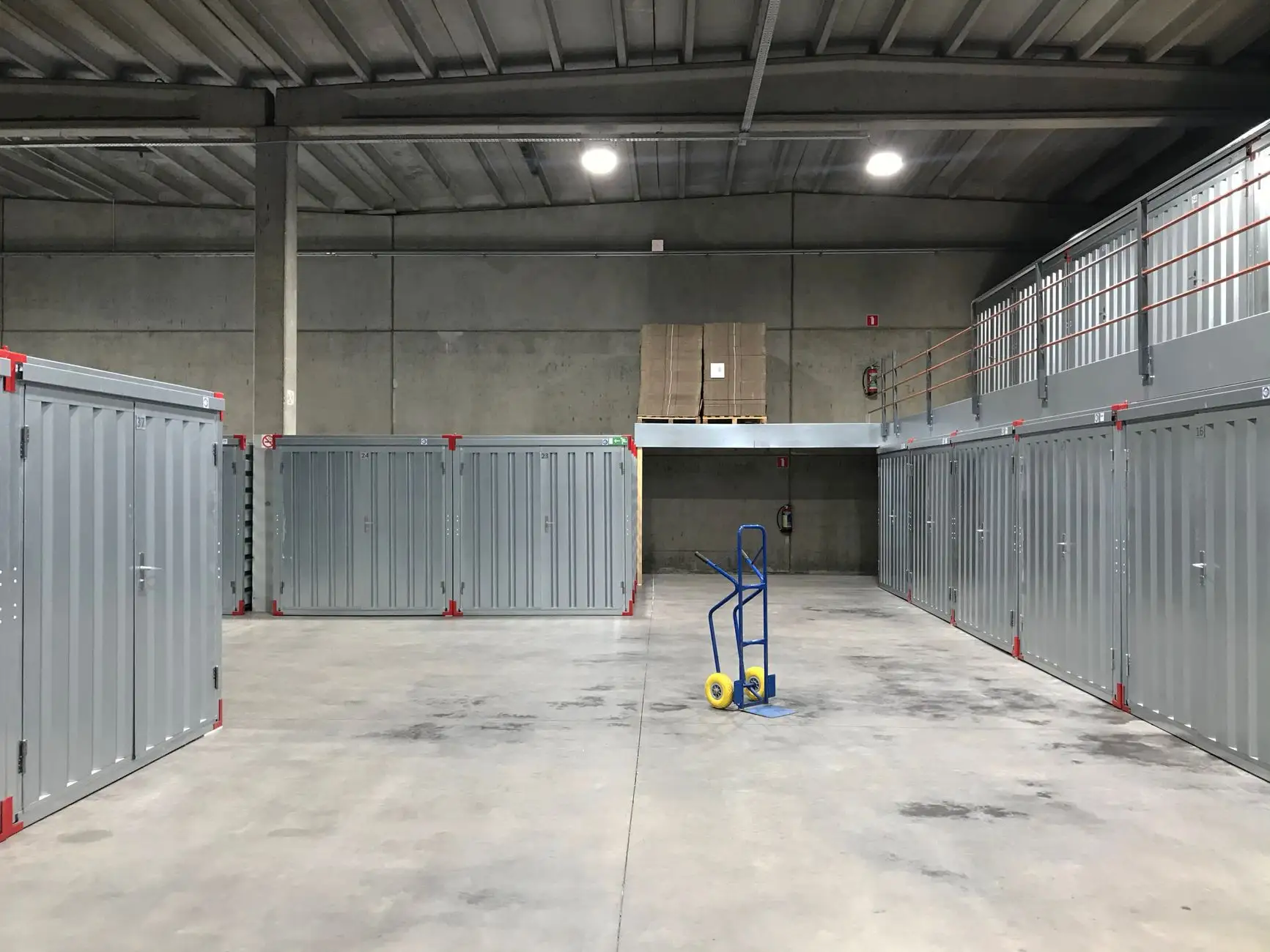 重庆雪蒽科技工业吸尘器在工厂粉尘治理中的选型应用