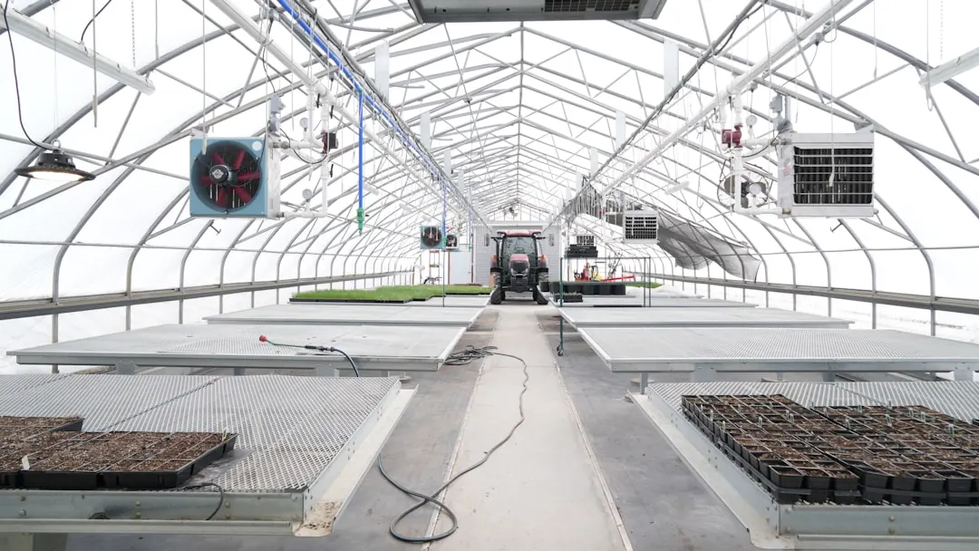 重庆雪蒽科技解析工业吸尘器在工厂粉尘治理中的选型要点