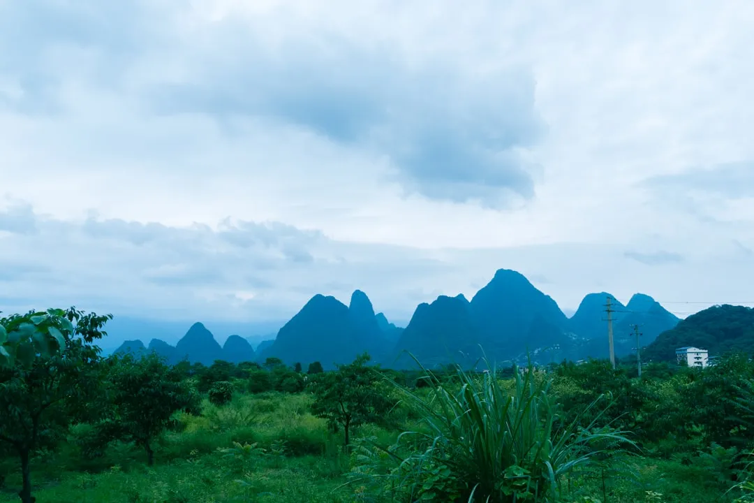工业吸尘器与洗地机在工厂物业中的协同应用方案