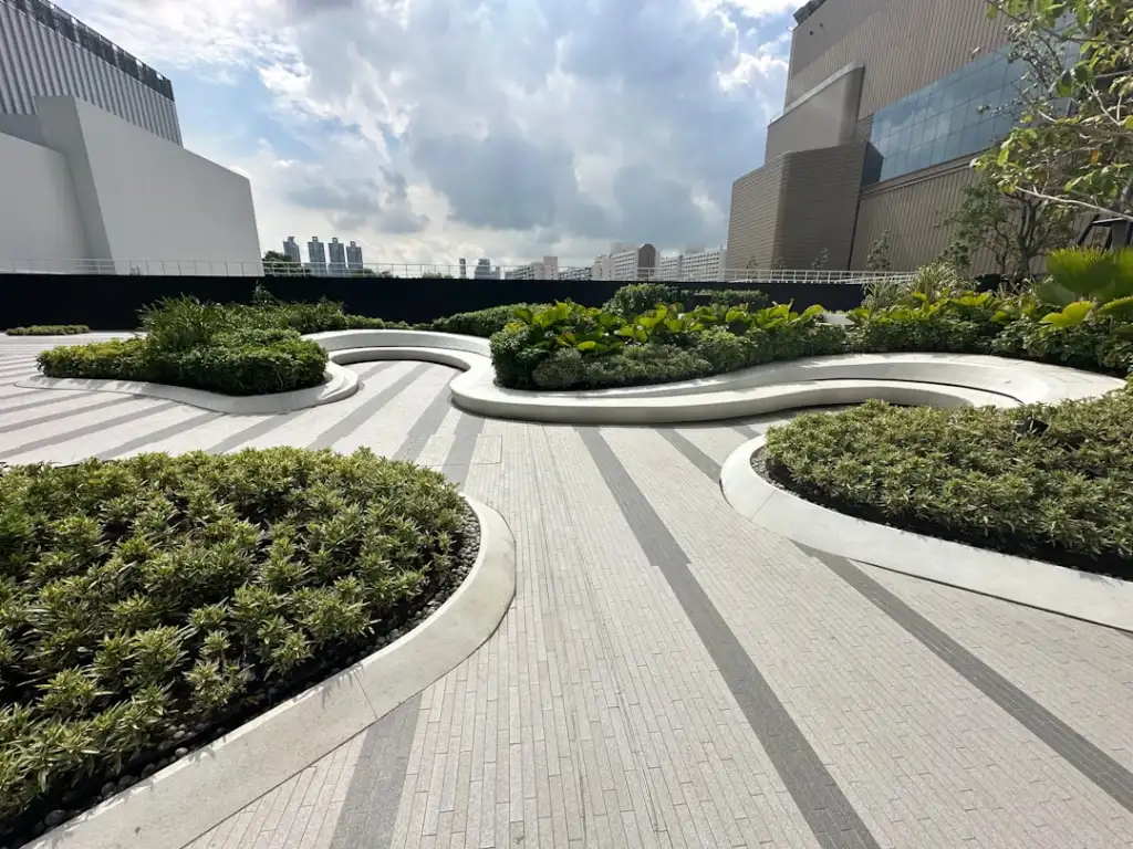 工业扫地机与洗地机在工厂车间场景中的选型对比分析