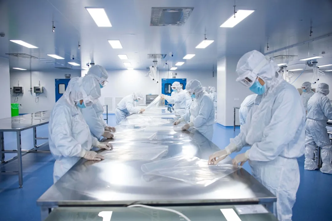 工业吸尘器与扫地机协同作业：工厂车间地面清洁设备选型要点解析