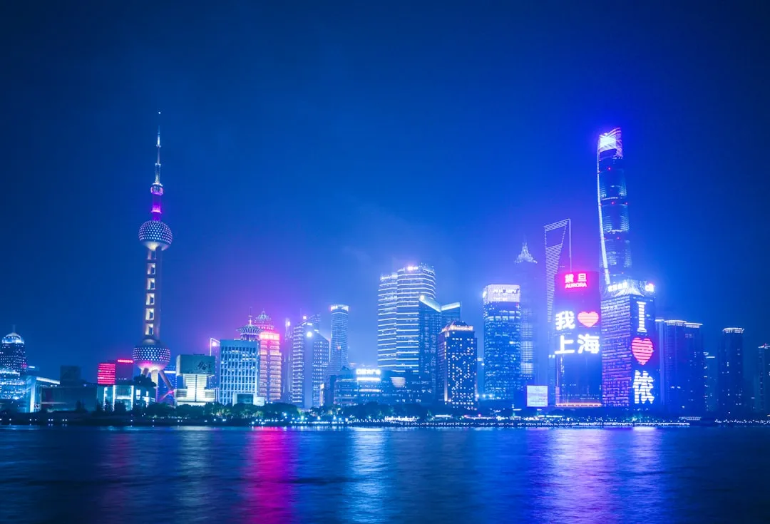 工业扫地机与洗地机在工厂地面清洁中的协同应用分析