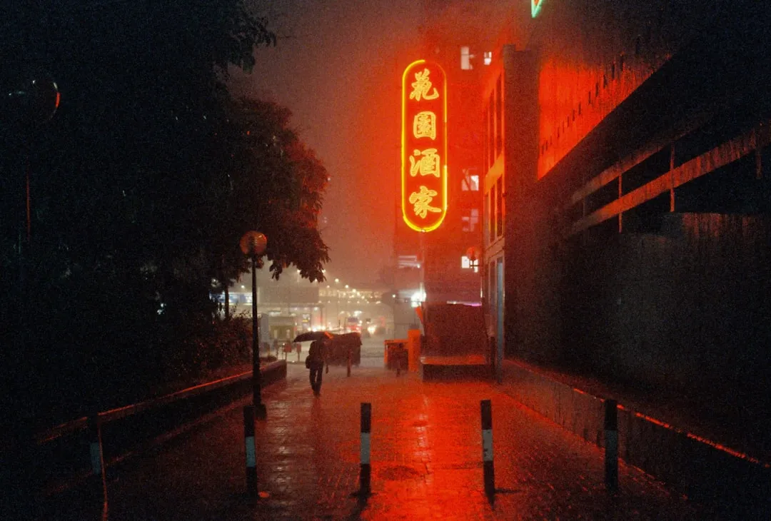 洗地机与扫地机有什么区别？物业保洁设备选型要点解析