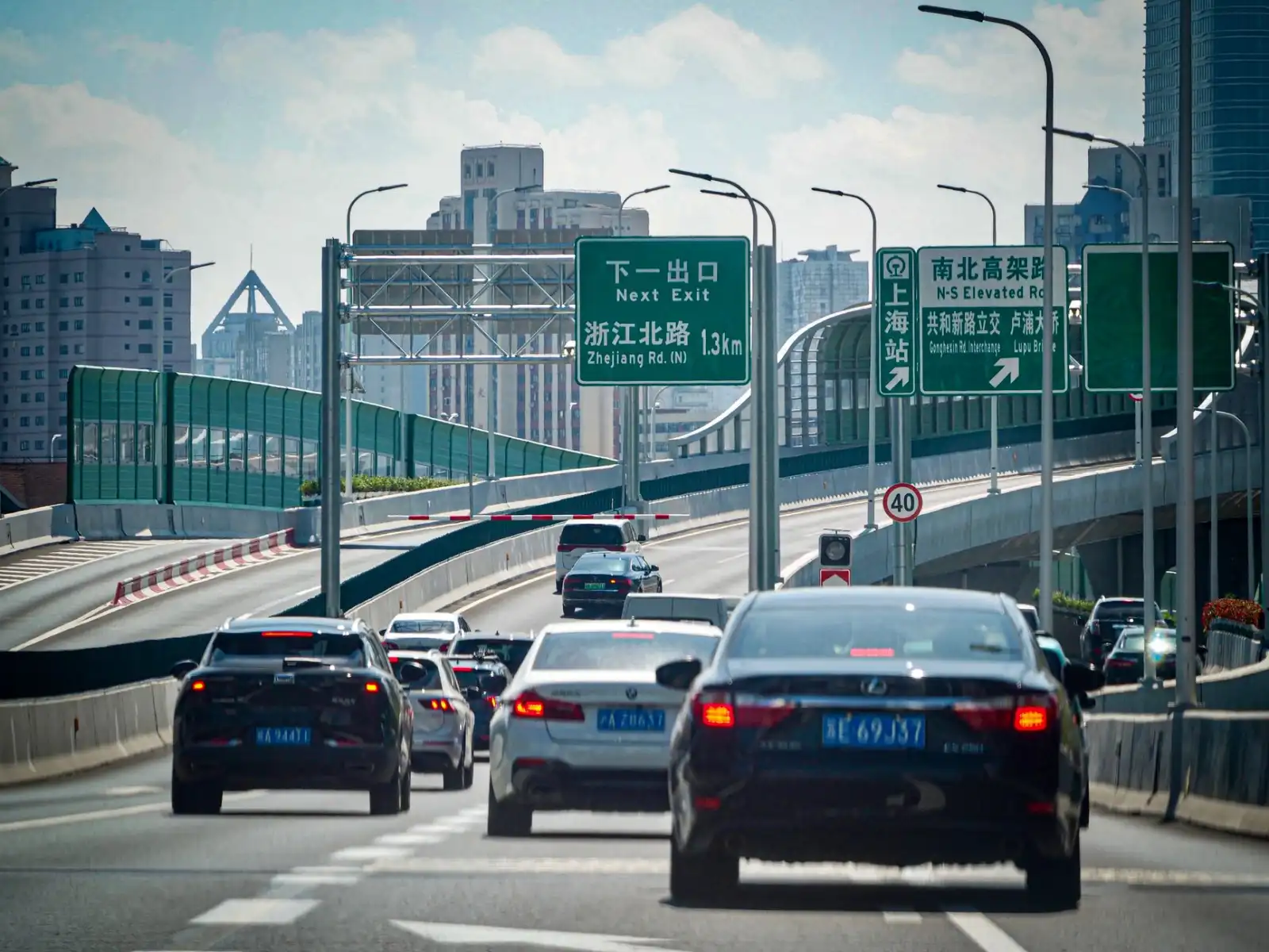 2024年工厂清洁设备选购：扫地机与洗地机的功能差异分析