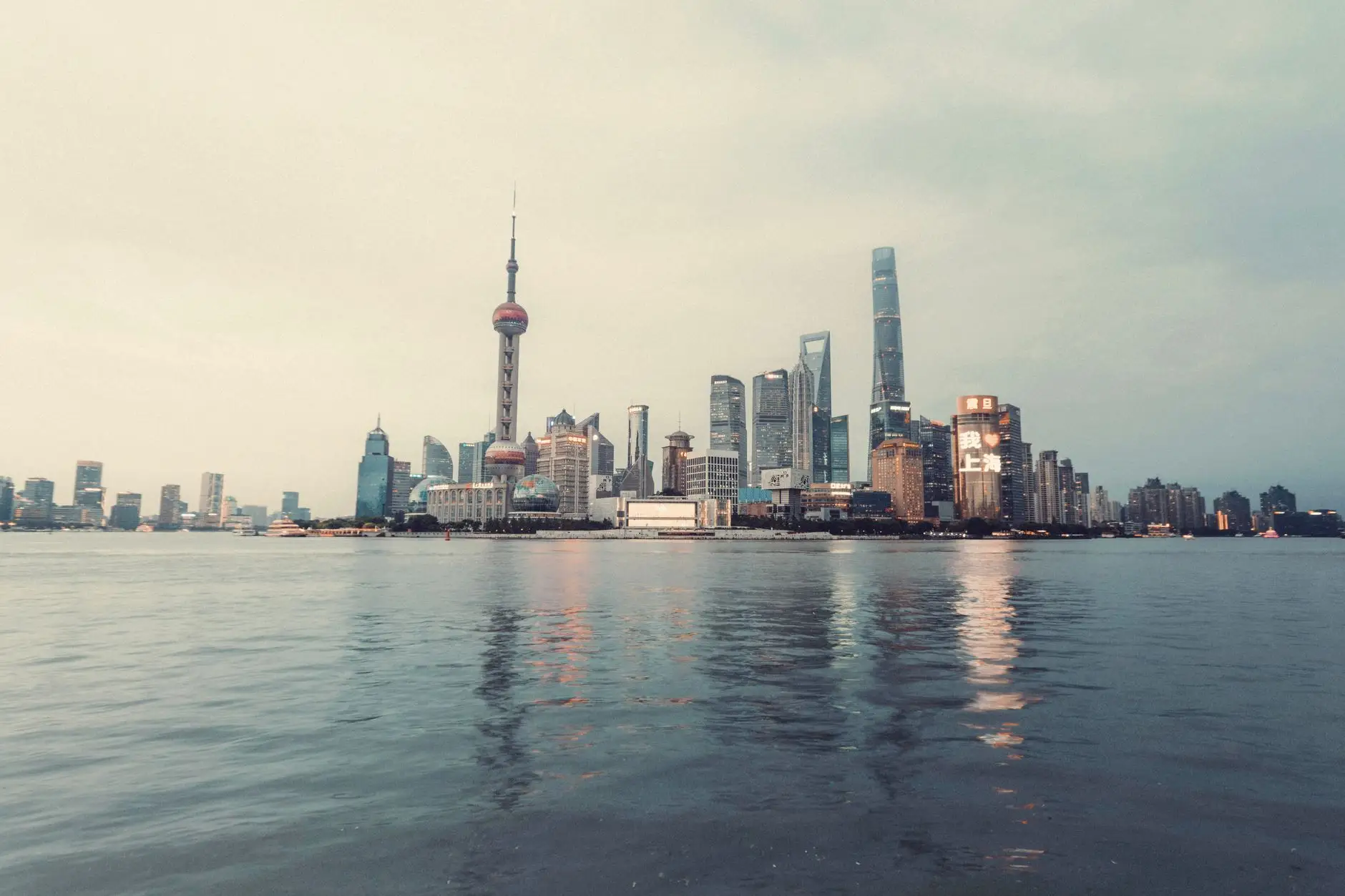 2024年工厂扫地机与洗地机设备选型的五大技术指标