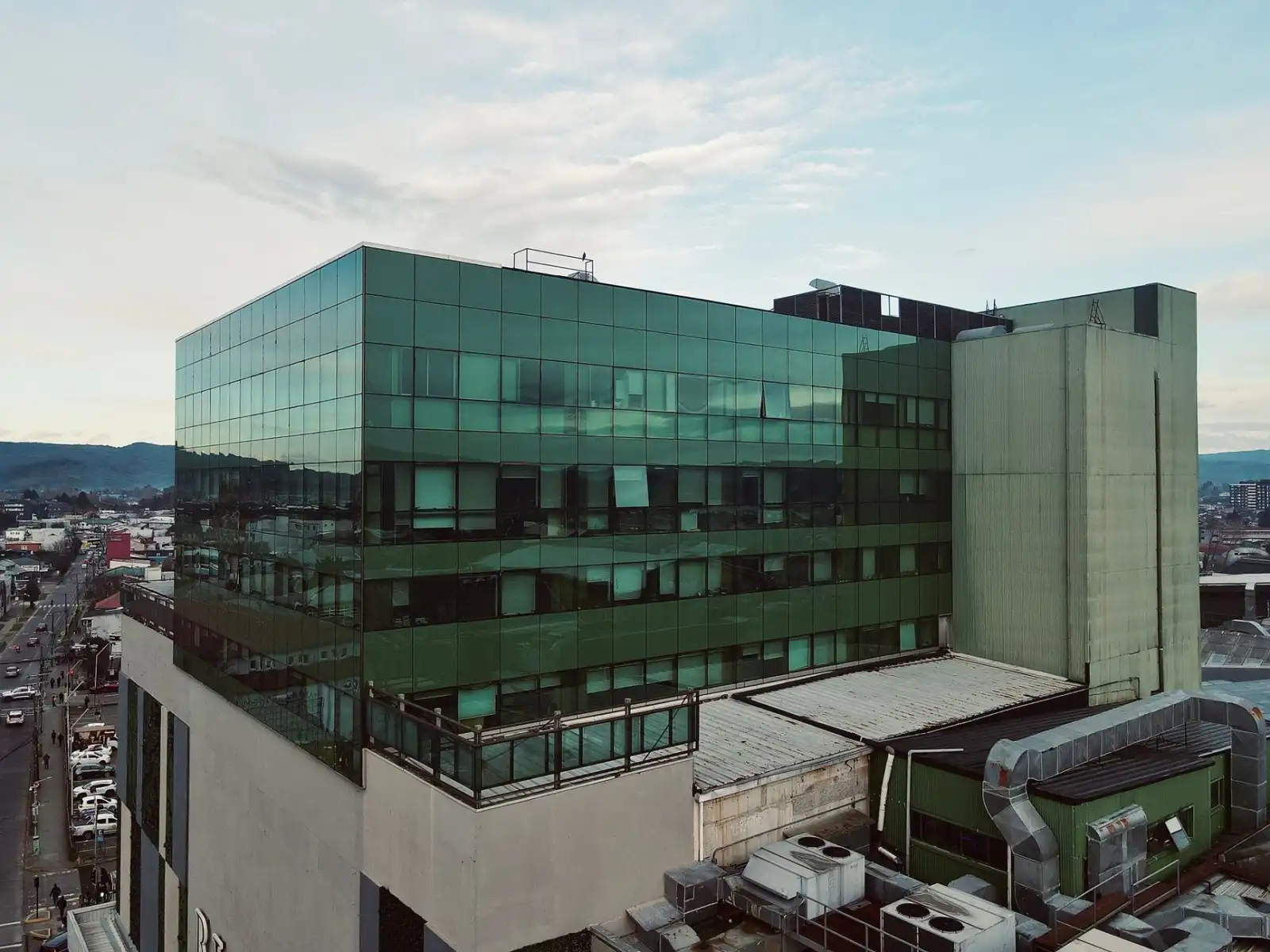 工厂车间粉尘治理方案：工业吸尘器选型与配套系统设计要点