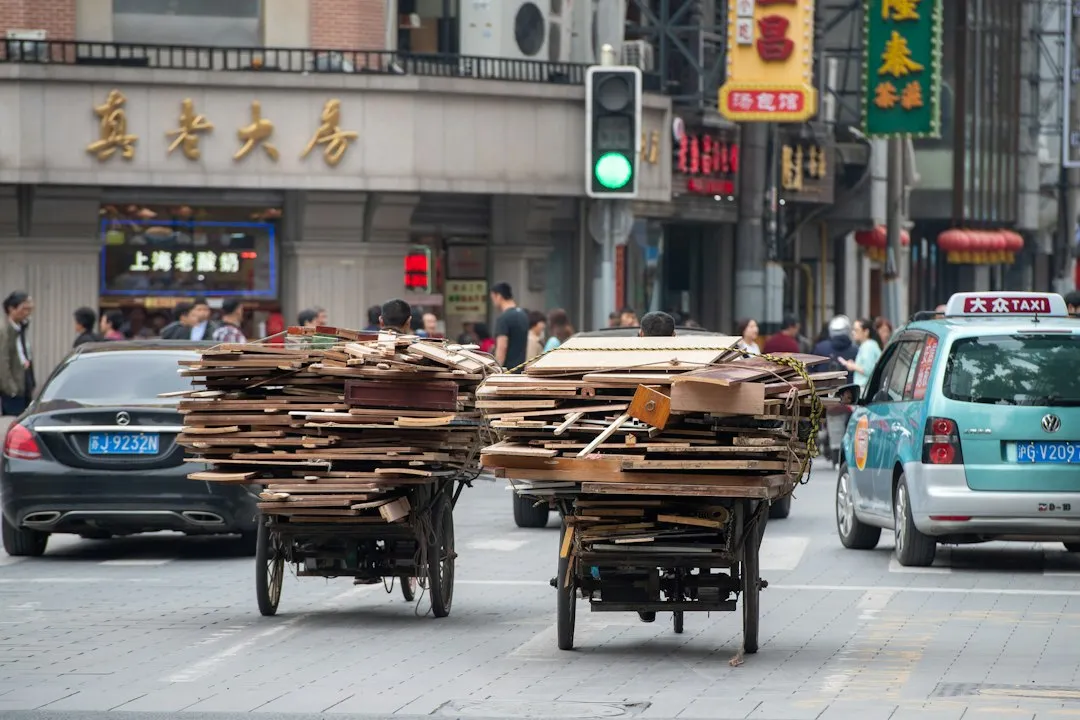工业吸尘器与扫地机在工厂车间清洁中的协同应用解析正文配图 1