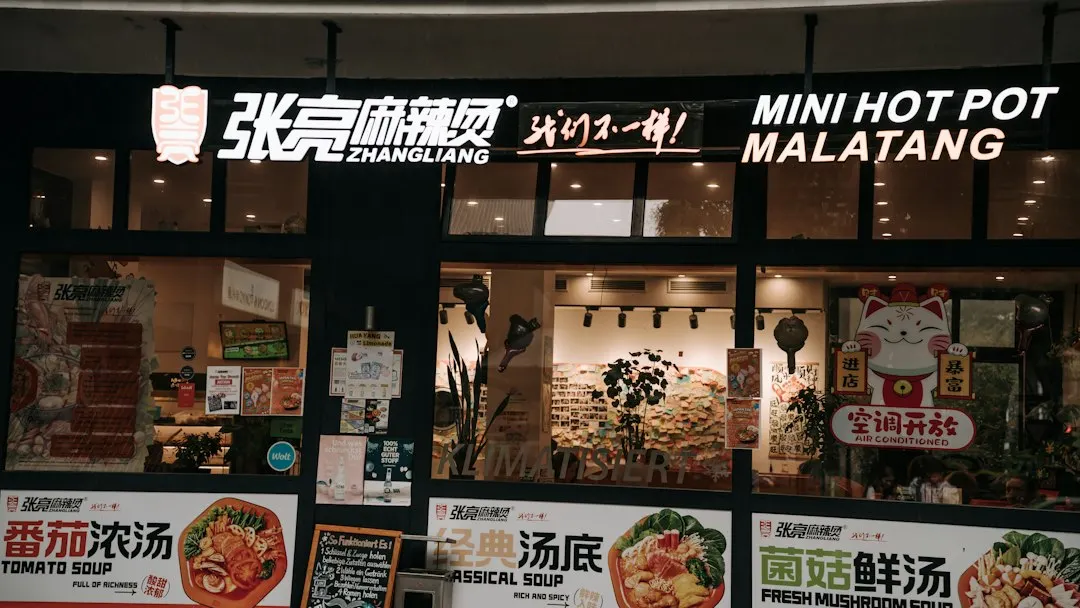 物业保洁设备选型指南：洗地机与扫地机的适用场景对比正文配图 1